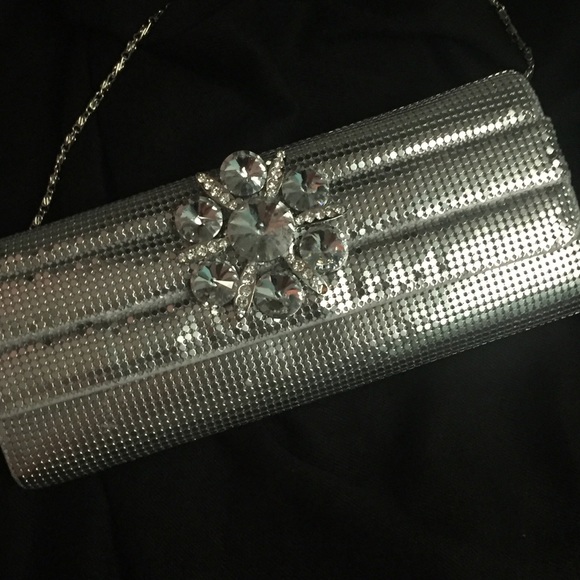 Kate Landry Silver Mesh Metal Clutch Purse - Picture 2 of 7
